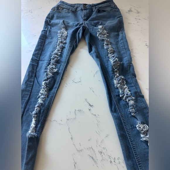 UWD Juniors/Women’s Y2K Ripped Denim Skinny Jeans size 5 - Picture 2 of 8